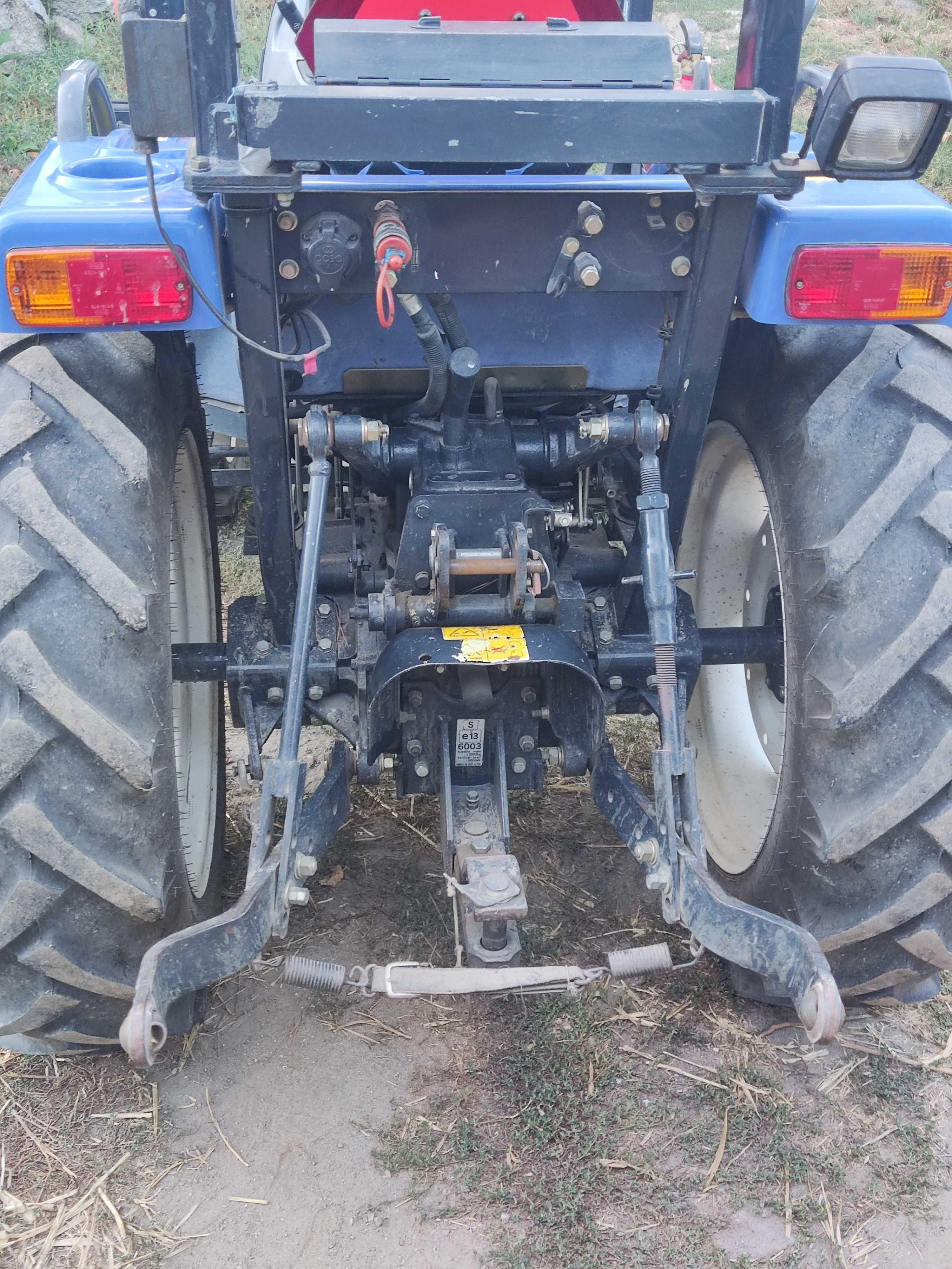 Trator Iseki TH4335 35 cv ano 2010