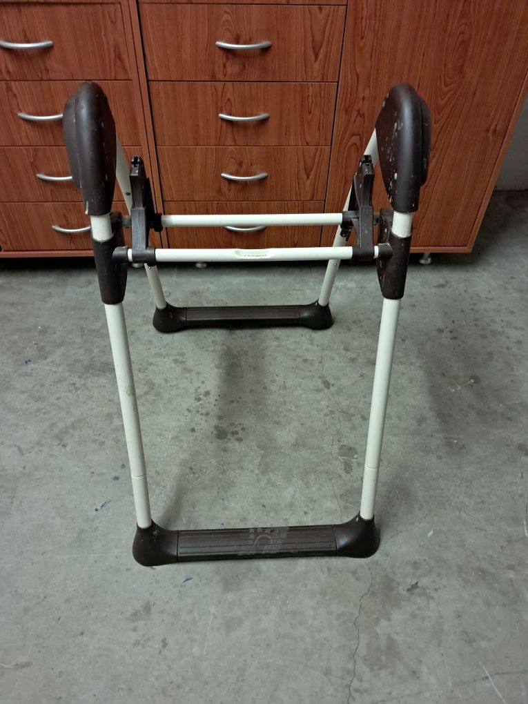 Cadeira para dar Papa / Refeição ao Bebe e / ou Criança