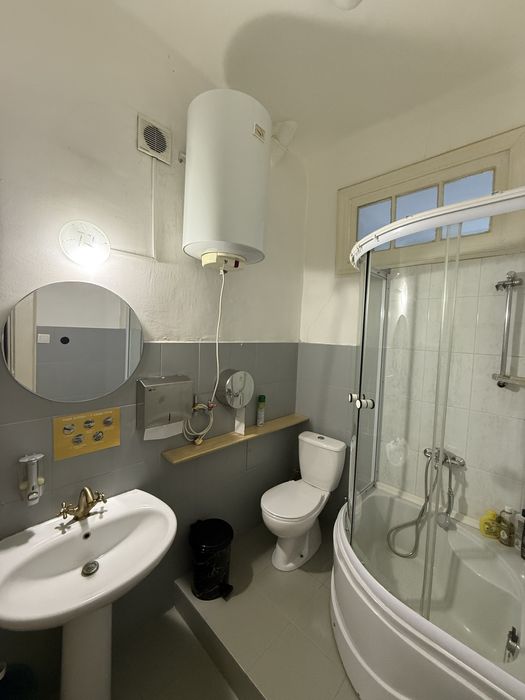 Хрещатик 21; Приміщення кабінетного типу 75 кв.м