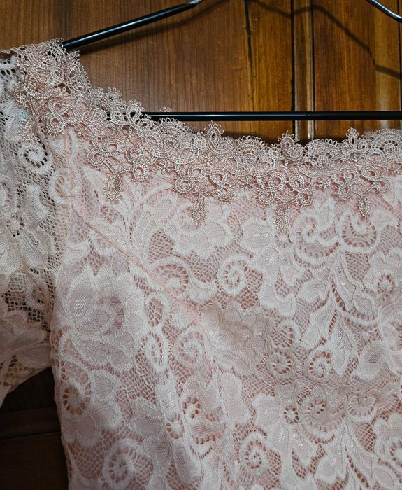 Рожева вечірня сукня .