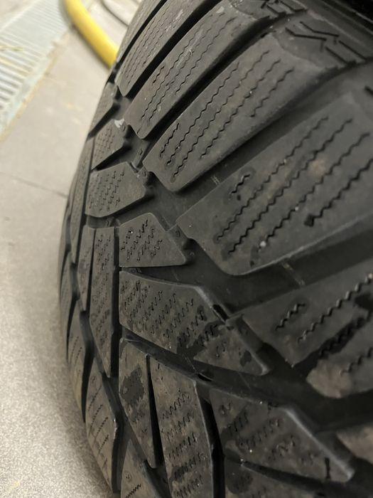 Opony zimowe dunlop 275/45r20