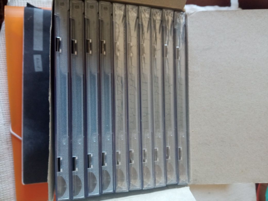 Caixa com 10 CD-RW Digital Audio (6 virgens e 4 usados)