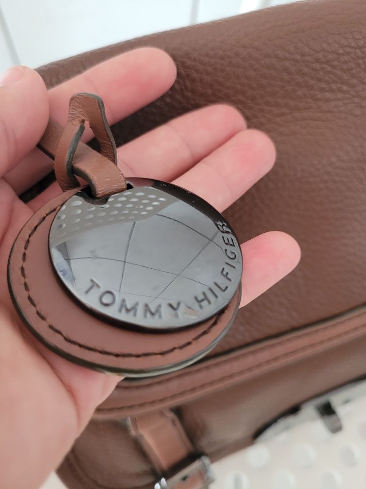 Шкіряна сумка Tommy Hilfiger