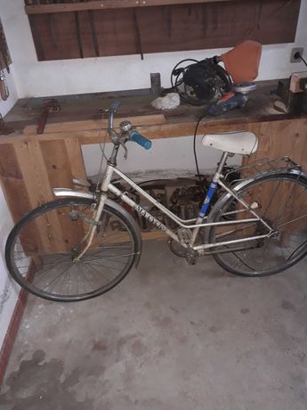 Bicicleta Velhinha ainda com livrete Camarário