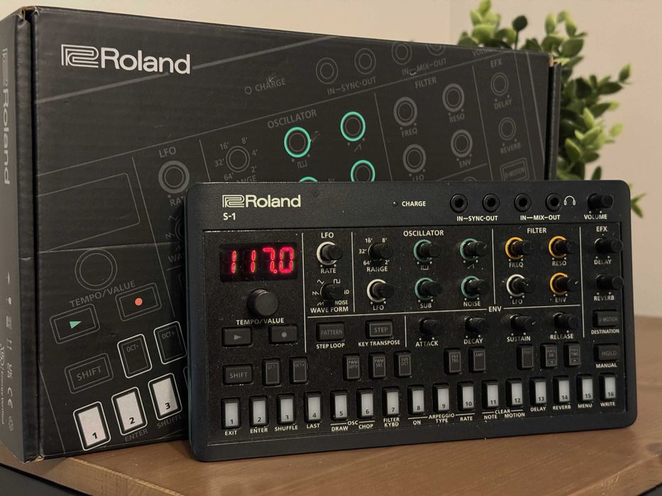 Roland AIRA Compact S-1 Tweak Synth