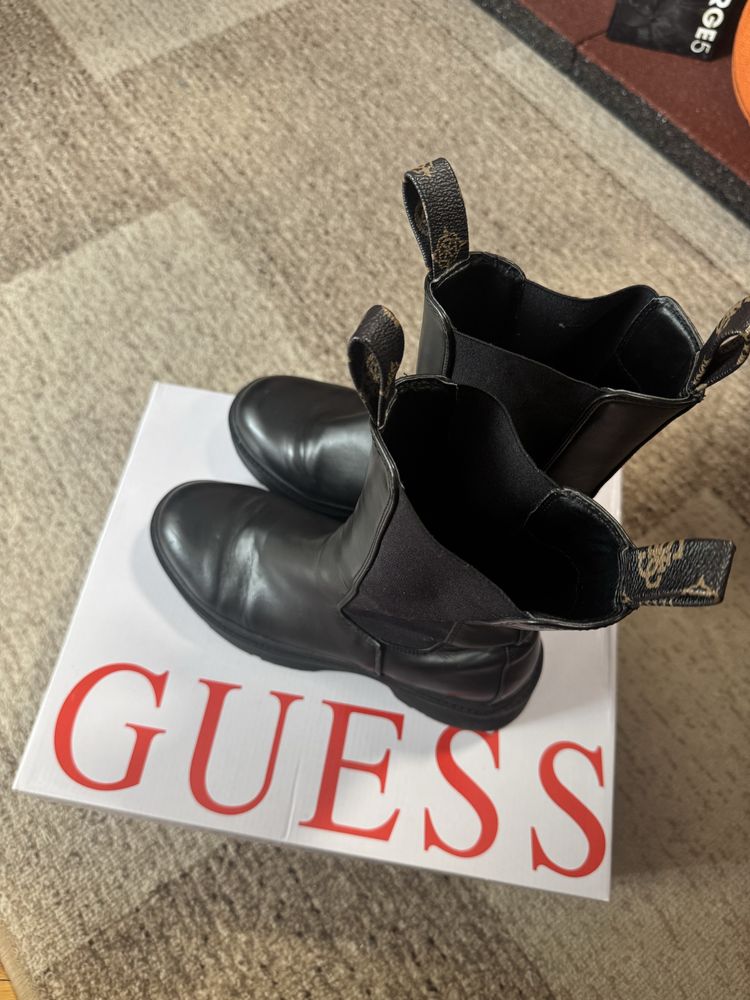 Черевики Guess, сорні, екошкіра , 38 рощмір ( 25 см)