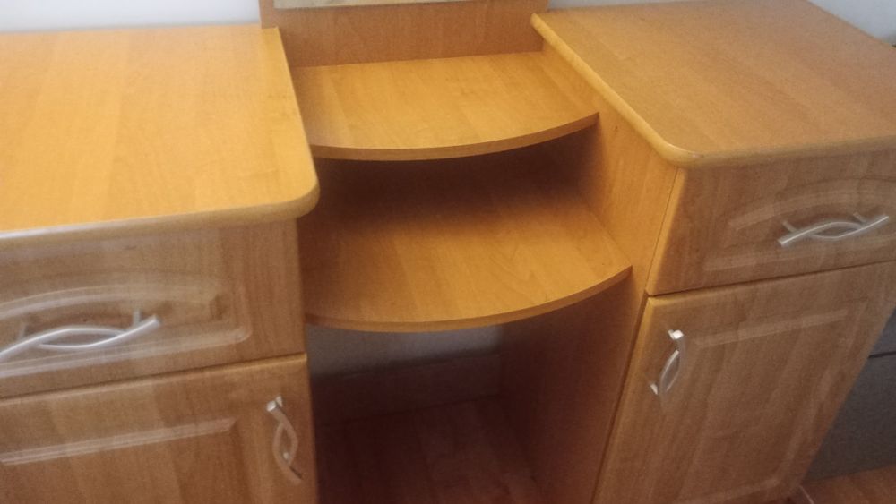 Toaletka Olcha z lustrem