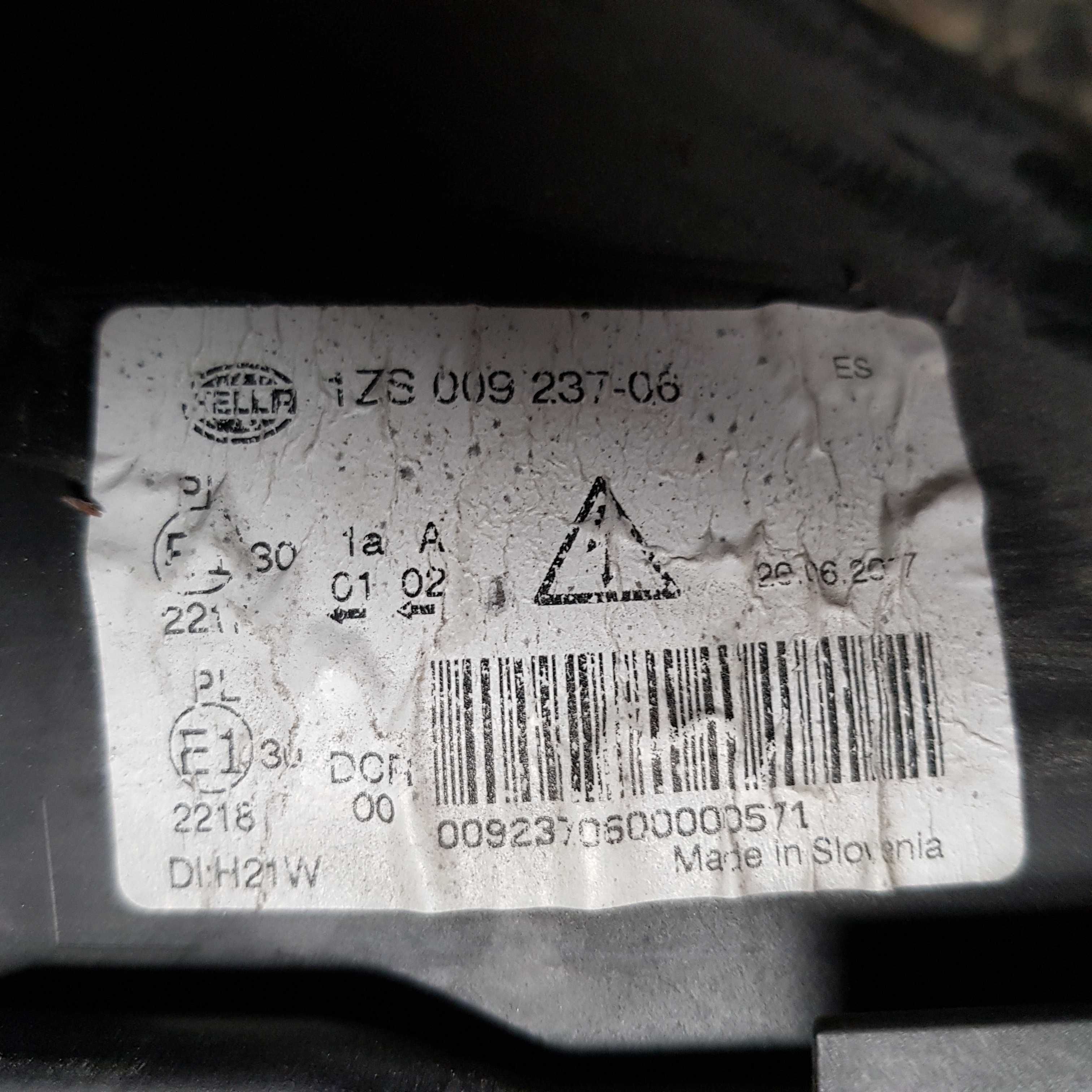 lampa przód Citroen C4 Picasso , C4 Grand Picasso xenon 2006-