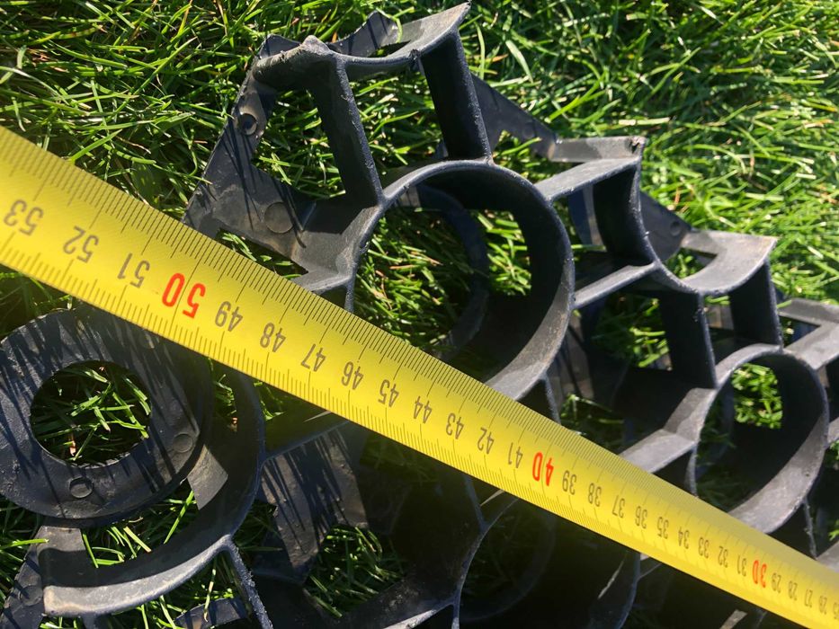 Geokratka, kratka trawnikowa, kratka ażurowa.