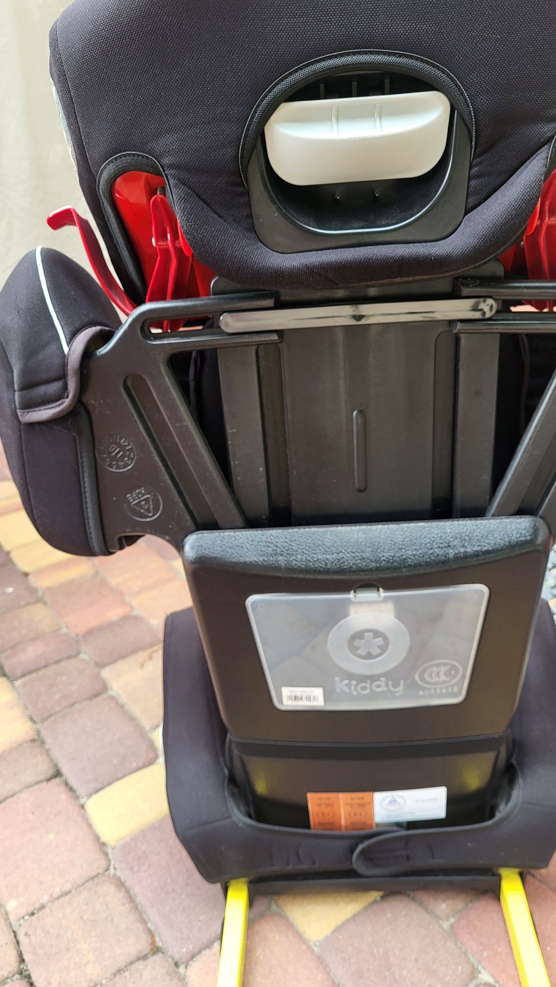 Fotelik Samochodowy Kiddy Cruiserfix Pro 15-36 + mata pod fotelik.