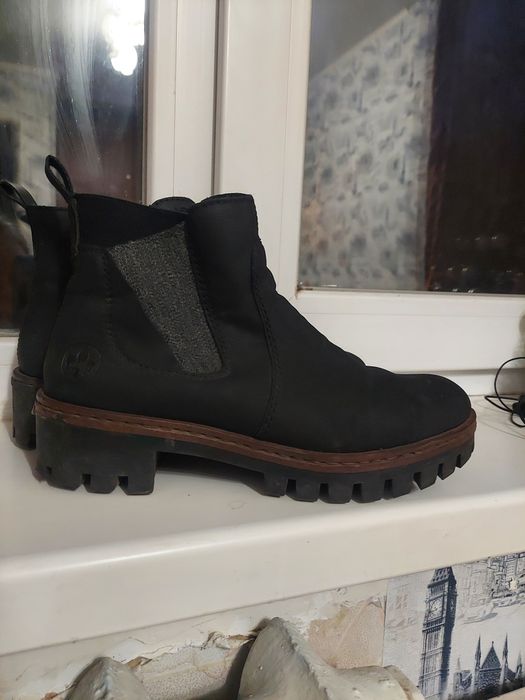 Зимові кросівки,  ботинки зимові 2 та осінні2 по 200 гривень