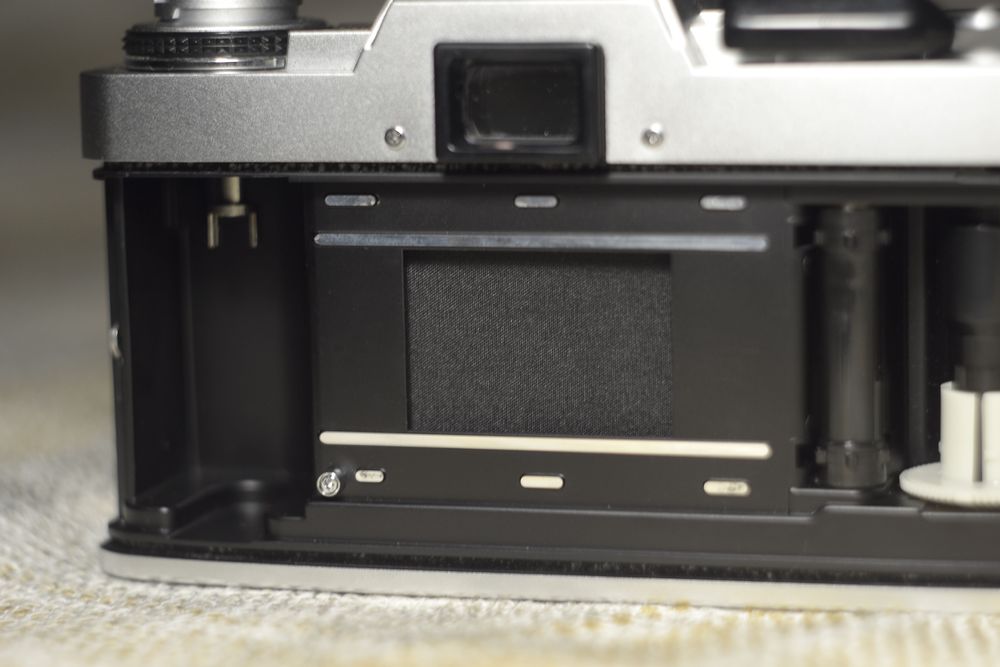 Minolta XG-1 плівковий фотоапарат з об’єктивом