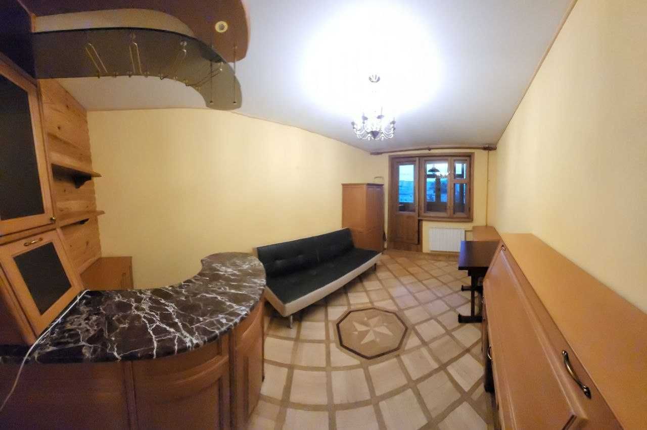 3 к. квартира с ремонтом и мебелью, м. Холодная гора
