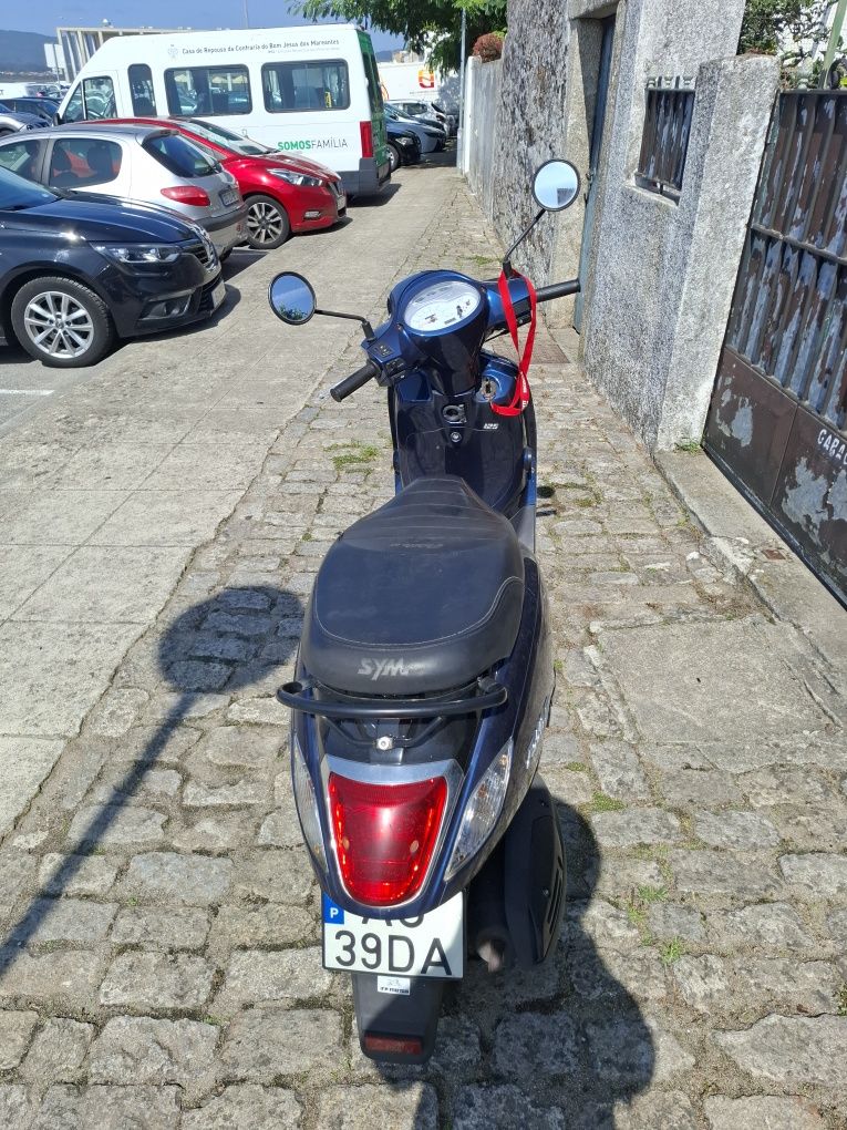 Vende-se Scooter sym findlle 3