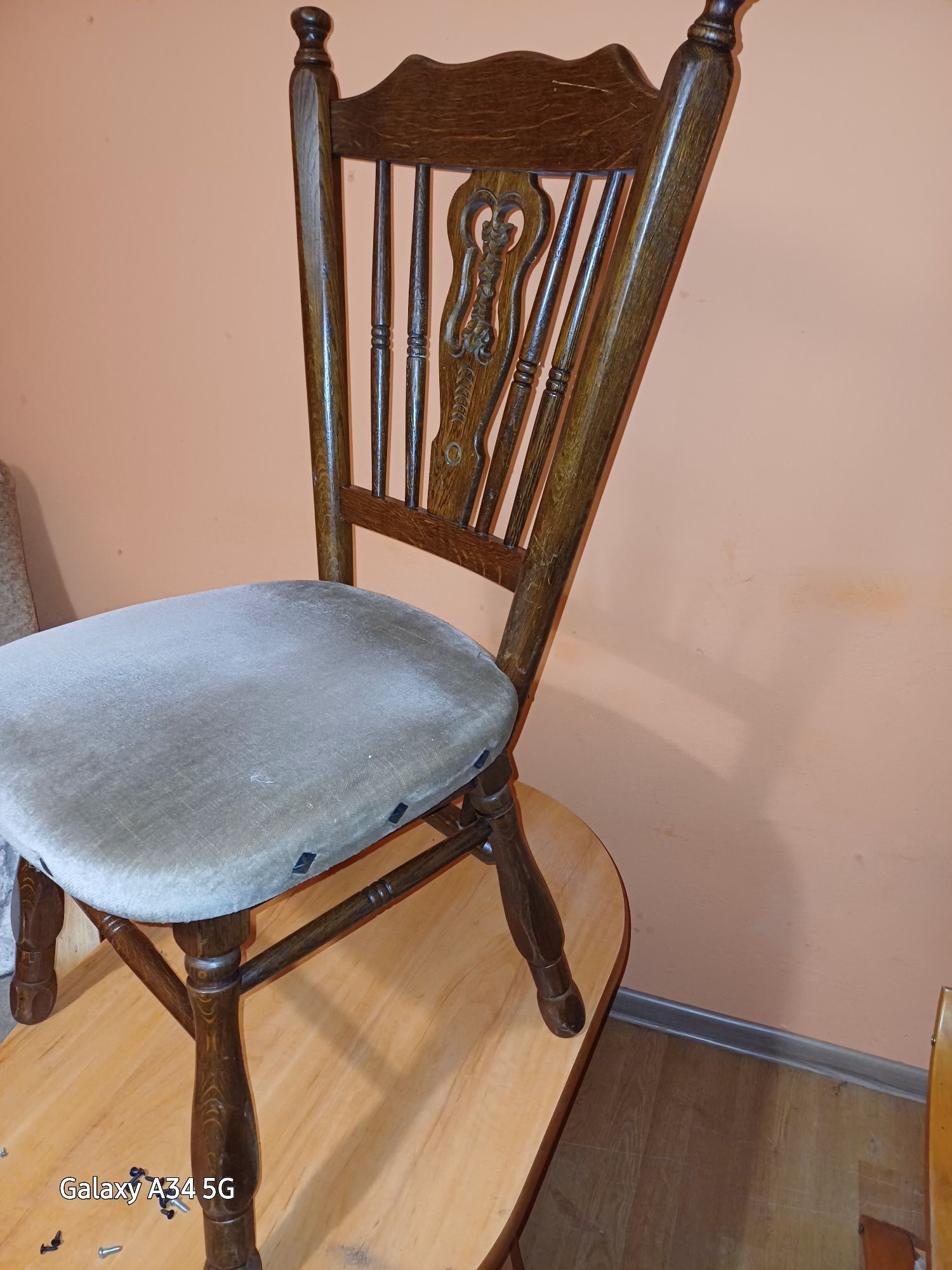Stare krzesła sprzedam 4szt