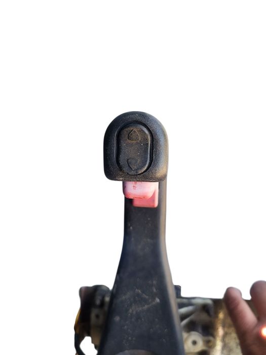 Manetka wewnętrzna z trymem silnik zaburtowy stacjonarny