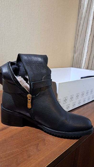 Нові жіночі чоботи єврозима