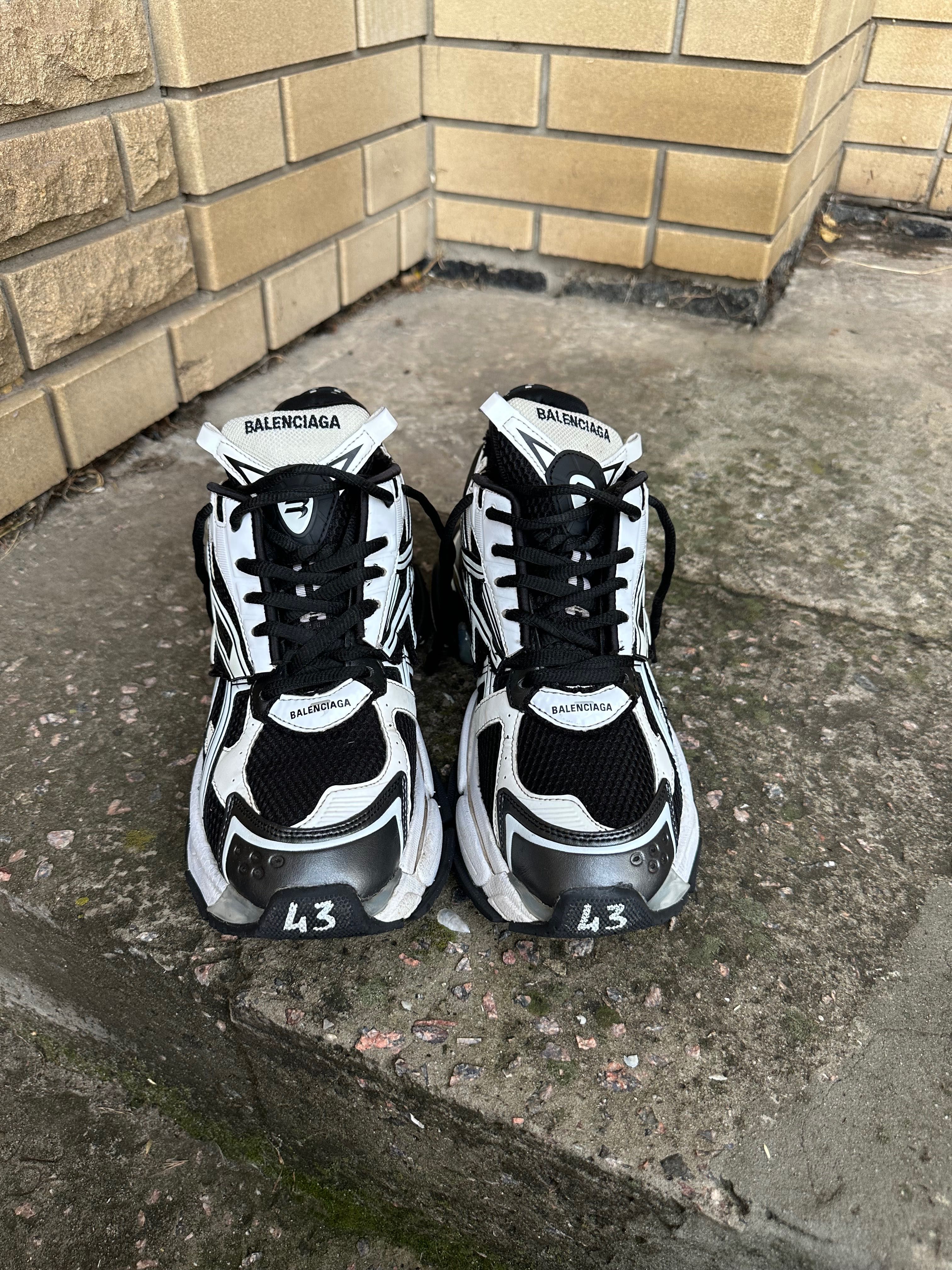 Balenciaga runner