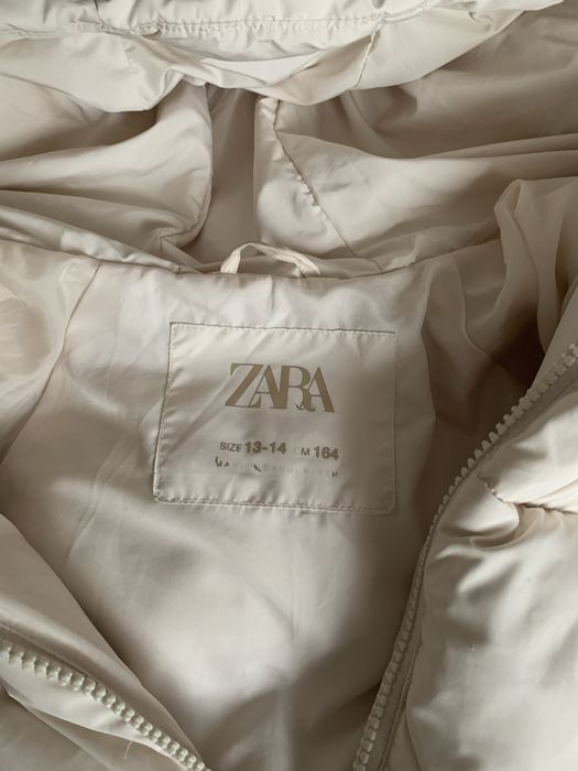 Куртка на дівчинку Зара. Ціна -800 грн.