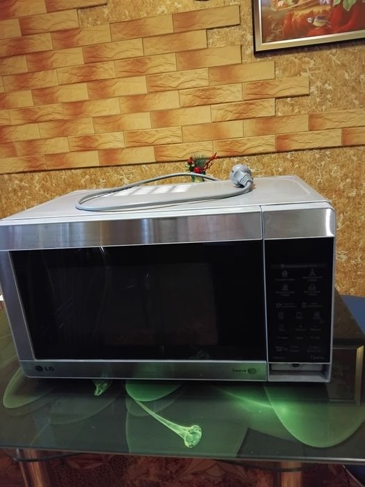 Микроволновка LG, недорого.
