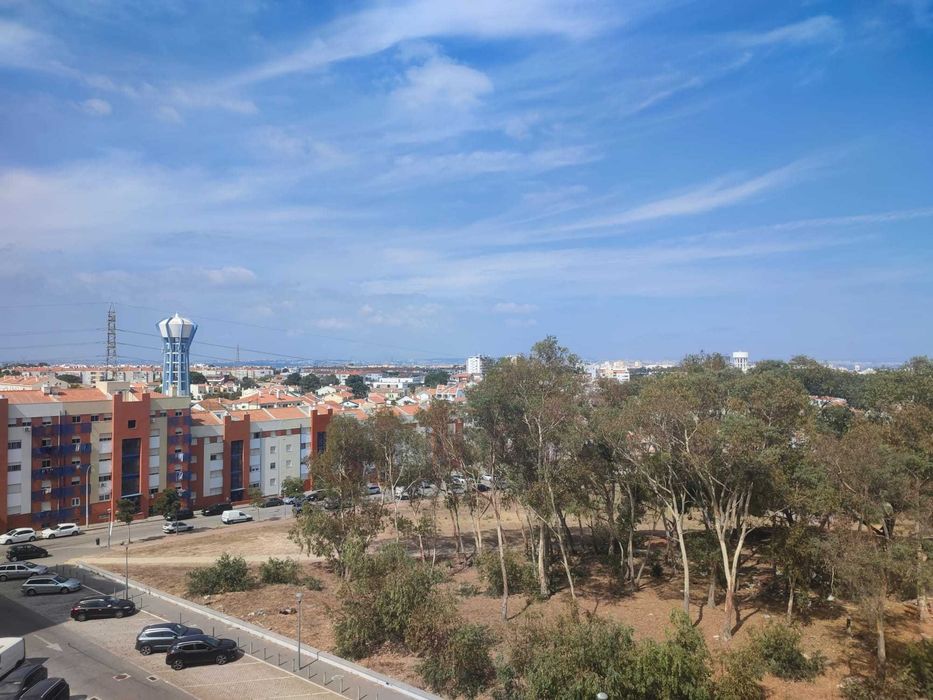 Alugo Quarto - Barreiro