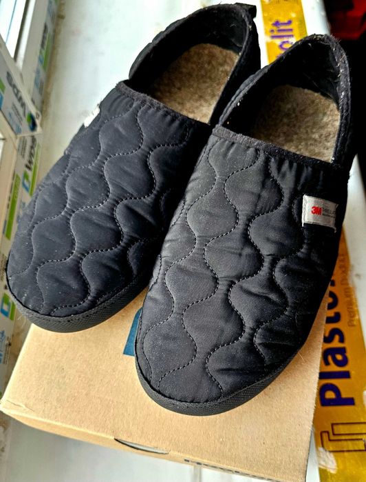 Продам утеплённые мужские тапочки на зиму 42,5