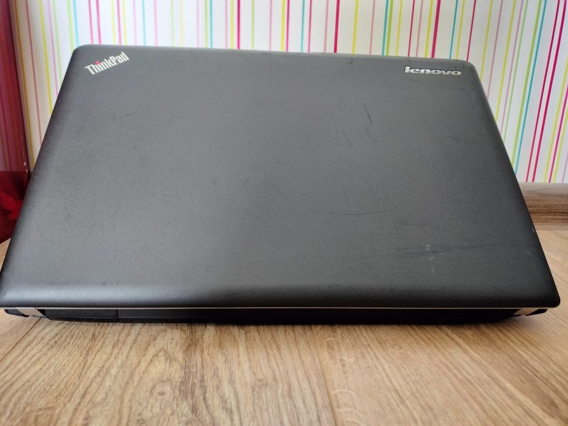 Lenovo Thinkpad E540 15,5 дюйми, Core i5-4200M, 120GB SSD, 8GB DDR3