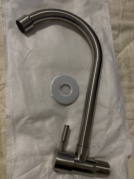 Torneira + peças de alguma coisa