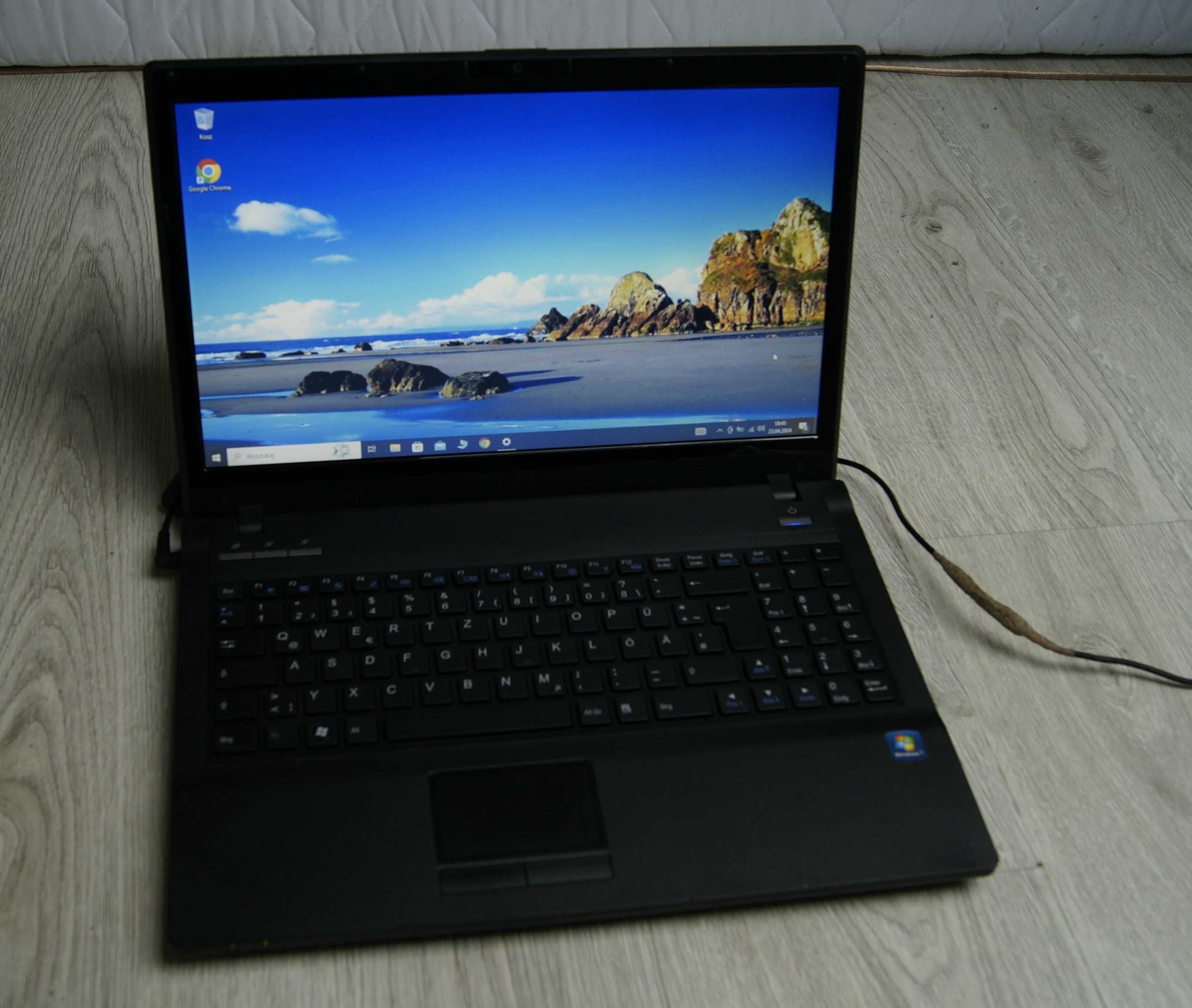 Niemiecki Laptop Terra 1524 SSD/4GB RAM