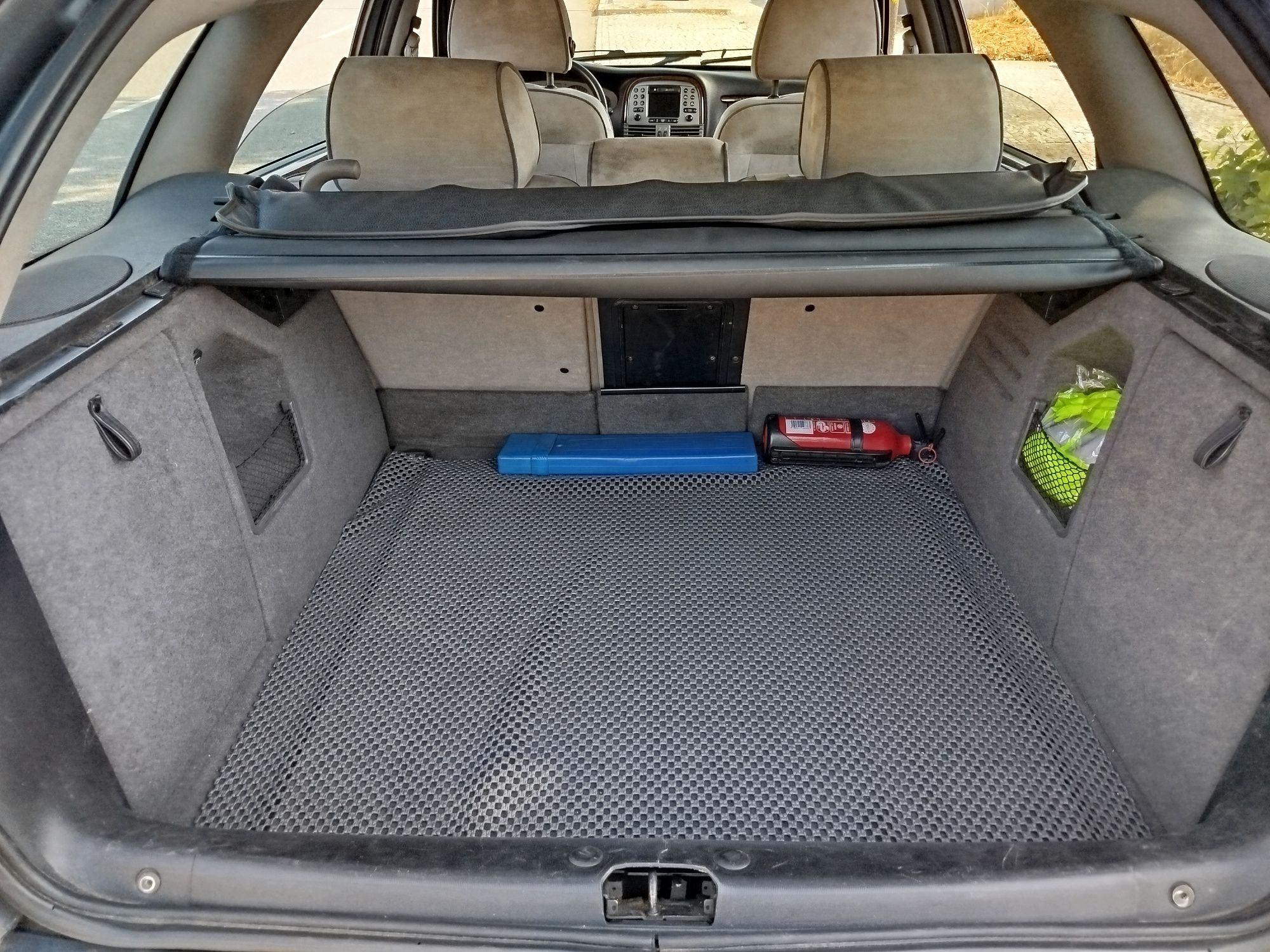 Lancia Lybra 1.9 jtd, vendo ou troco