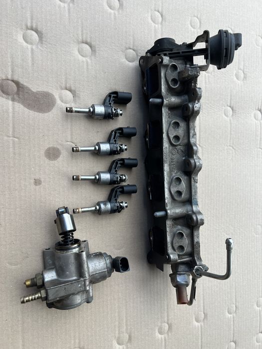 Форсунки паливні топлівна рампа 1.4 tsi BMY VAG VW Skoda Golf 5 Touran