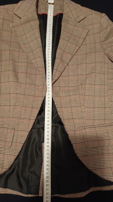 Żakiet typu 'frak' w stylową kratę