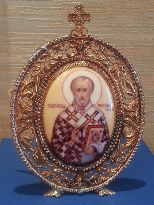 Серебряная икона НИКОЛАЯ ЧУДОТВОРЦА с финифтьевым образо