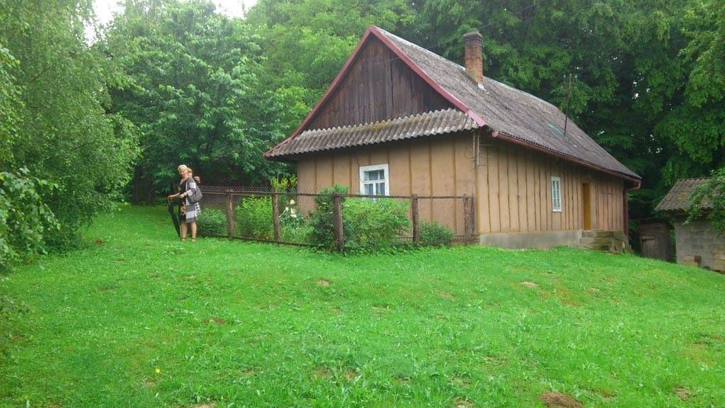 Sprzedam działkę z domem i z polem w przepięknej okolicy