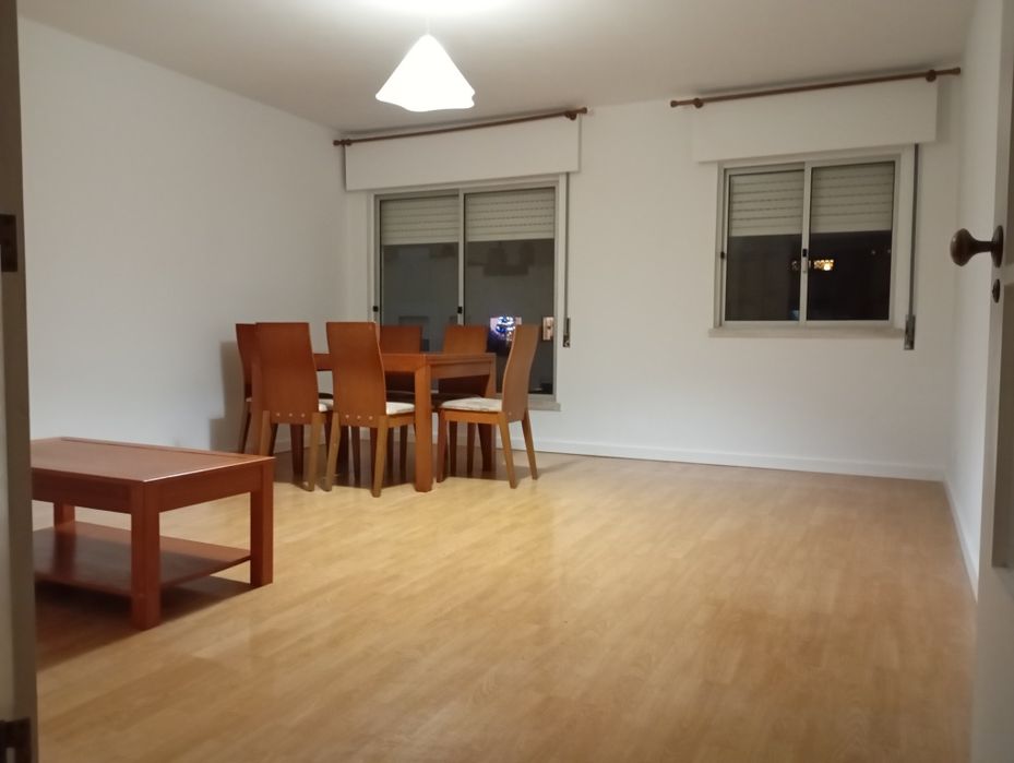 Apartamento T2 Carcavelos - Permite apoio ao arrendamento Jovem e + 35