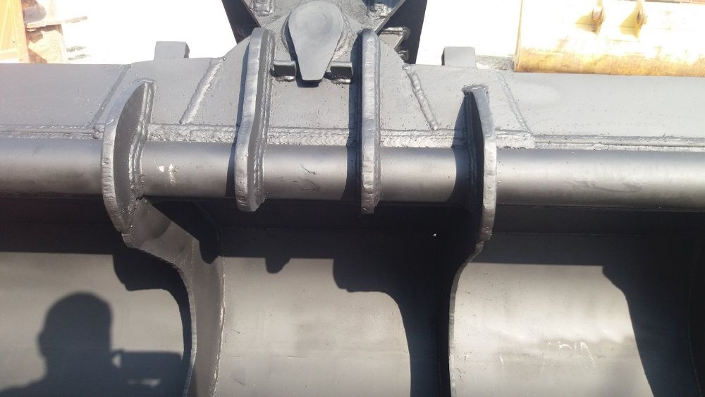 Łyżka skarpowa, skarpówka uchylna, hydrauliczna do koparki 8t - 12t