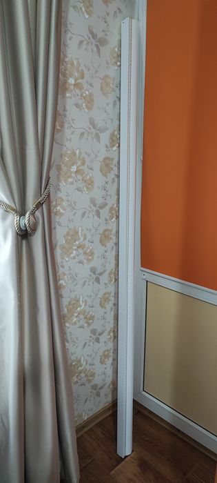 Карниз белый (2 м) для занавески