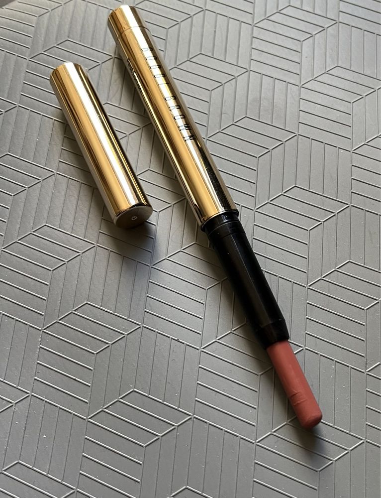 Bobbi Brown Luxe Defining Lipstick kolor First Edition