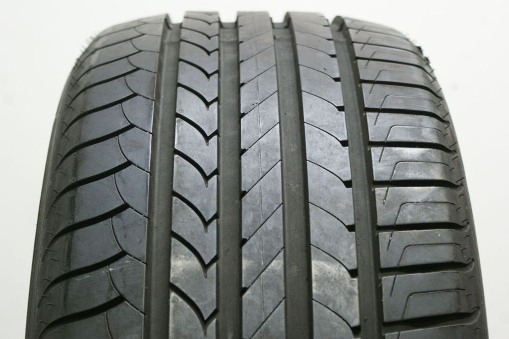 235/45R17 GOODYEAR EFFICIENTGRIP 7,6mm .