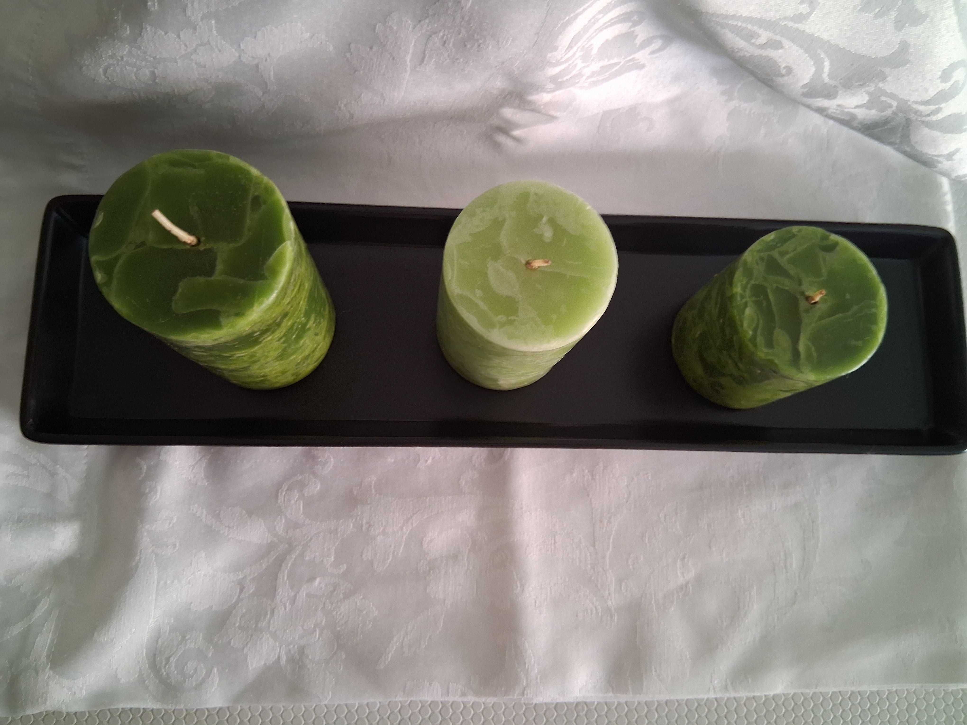 Base com 3 velas verdes decorativas (Portes incluídos)