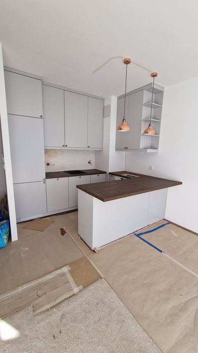 Kuchnie, szafy, szafy ze skosem, meble pokojowe.