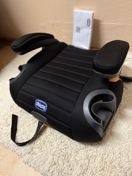 Продам Автокрісло-бустер Chicco GoFit Plus Чорне