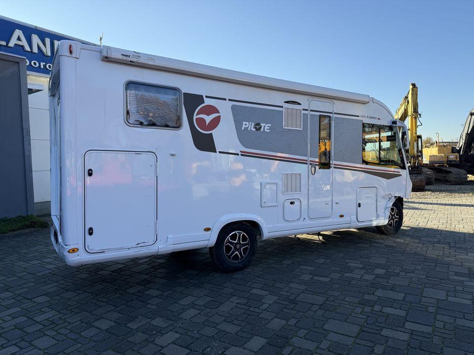 PILOTE G690 EVIDENCE,Kamper,uszkodzony,Integra,Automat