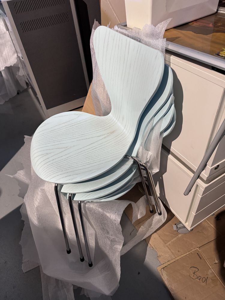 Krzesła Fritz Hansen serie 7 IceBlue