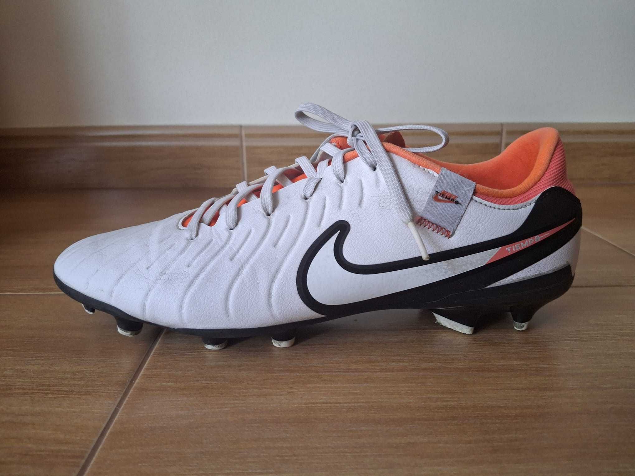 Chuteiras de futebol da marca Nike