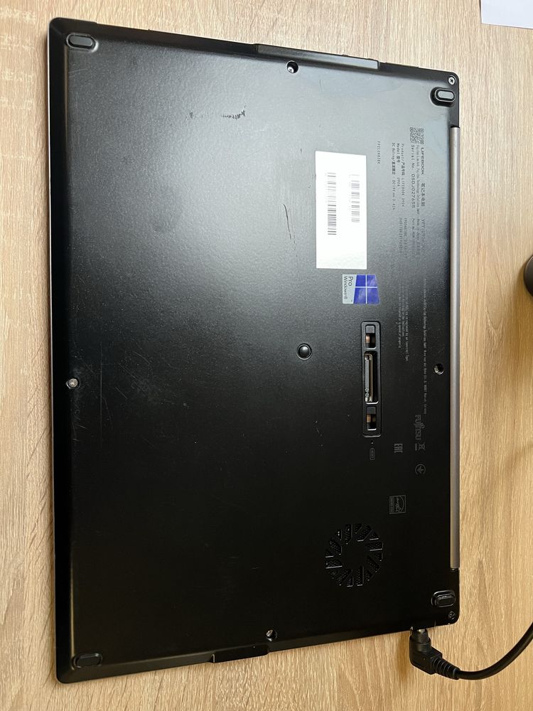 Fujitsu lifebook U904