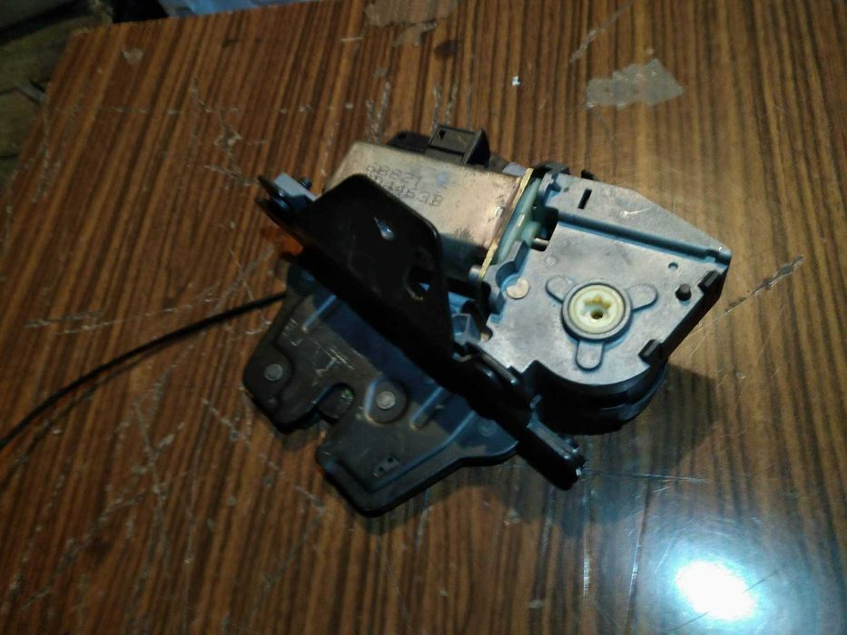 Zamek klapy tył BMW X5 E53 lift dociąg