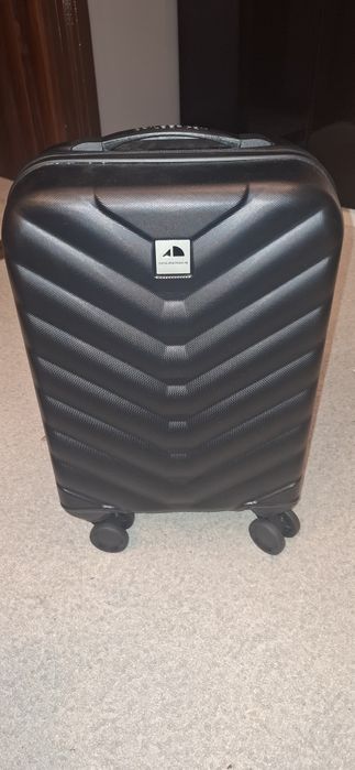 Walizka kabinowa nowa 28 litrów