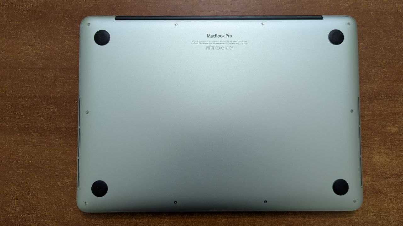 MacBook Pro 13 Silver 2015 i5/8 gb/256 gb