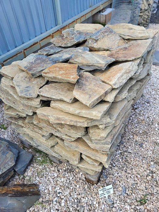 Łupek wielkopłytowy księżycowy Kamień wielkopłytowy oczka wodne kaskad